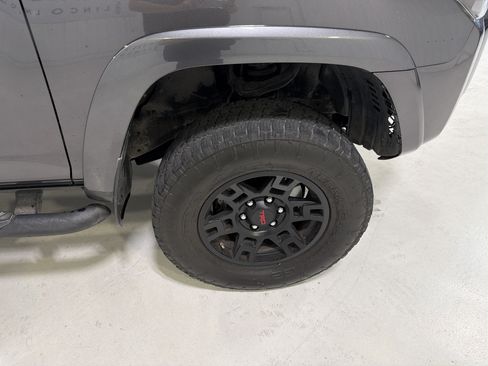Used 2021 Toyota 4Runner SR5 AWD/4WD image 14