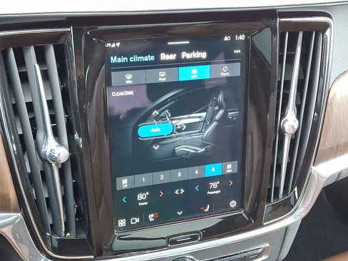 Used 2024 Volvo V90 B6 Cross Country Ultimate image 16