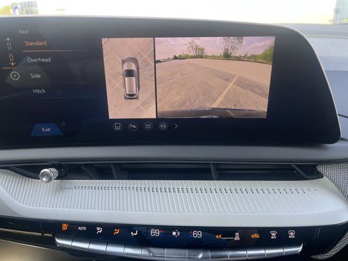 Used 2025 Cadillac Optiq Sport 2 w/ LPO, Floor Liner Package AWD/4WD image 29