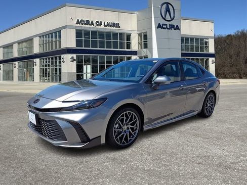 Used 2025 Toyota Camry SE w/ Multimedia Upgrade Package FWD image 3