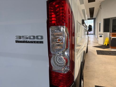 Used 2025 RAM ProMaster 3500 w/ Convenience Group image 27