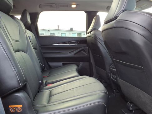 Certified 2023 INFINITI QX60 Pure image 10