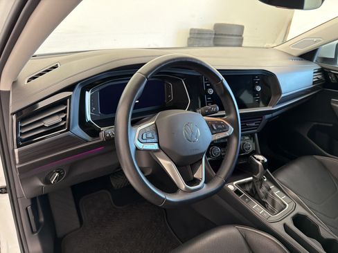 Used 2023 Volkswagen Jetta SEL FWD image 4