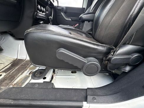 Used 2016 Jeep Wrangler Unlimited Sport AWD/4WD image 15