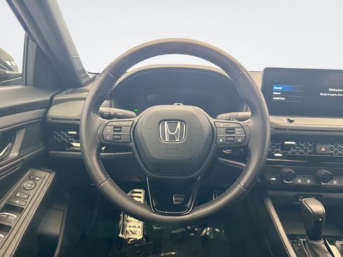 Used 2023 Honda Accord Sport image 12