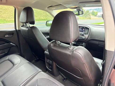 Used 2015 GMC Canyon SLE w/ All-Terrain Package AWD/4WD image 26