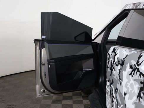 Used 2024 Tesla Cybertruck AWD Crew Cab image 24