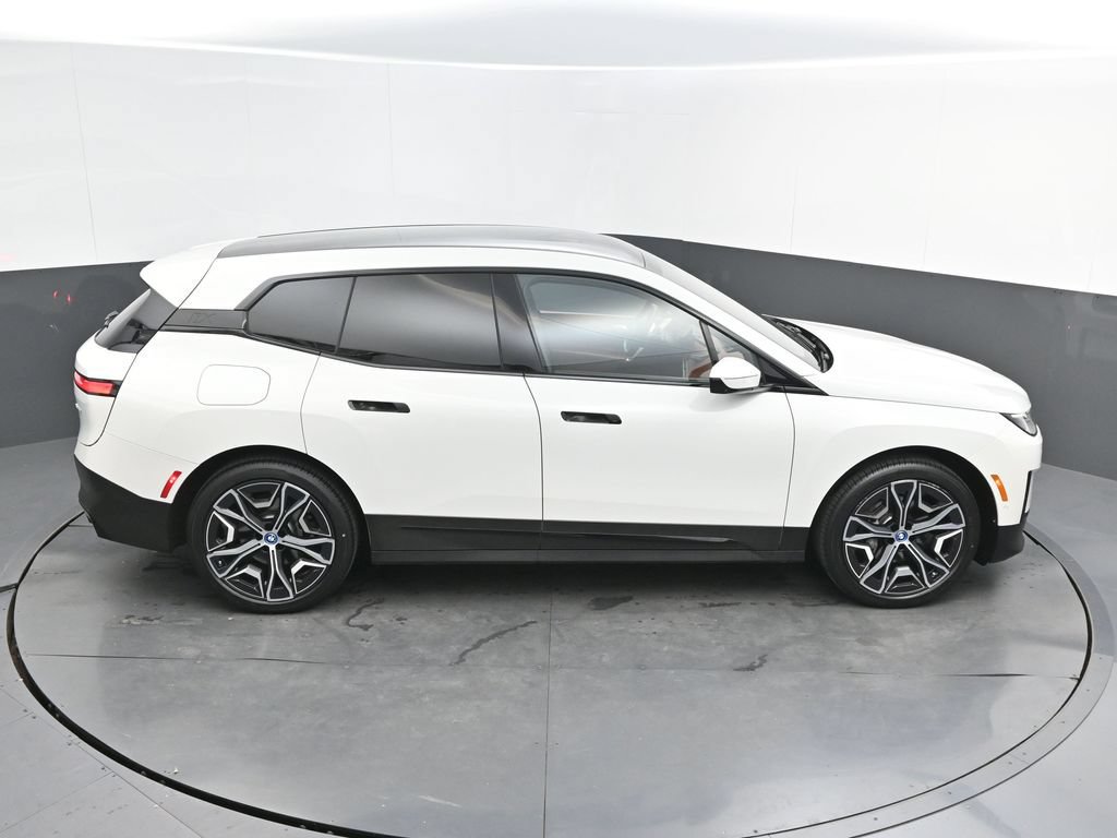 Certified 2024 BMW iX xDrive50 w/ Premium Package AWD/4WD image 38