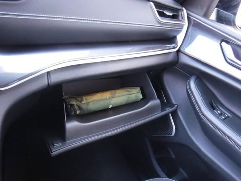 Used 2021 Jeep Grand Cherokee L Laredo image 30