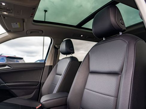 Used 2018 Volkswagen Tiguan SEL image 15