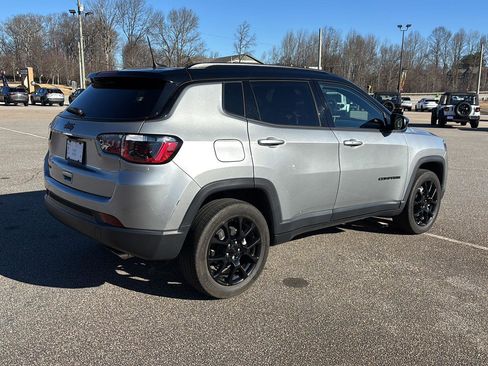 Used 2022 Jeep Compass Altitude image 3