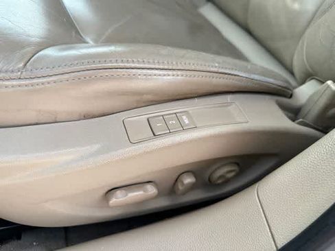 Used 2011 Buick LaCrosse CXL FWD image 6