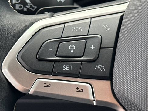 Certified 2026 Volkswagen Atlas SE FWD image 31