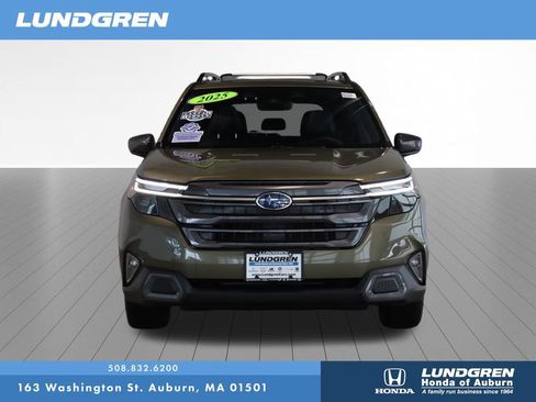 Used 2025 Subaru Forester Limited AWD/4WD image 2