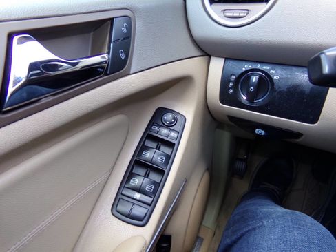 Used 2011 Mercedes-Benz ML 350 4MATIC image 49