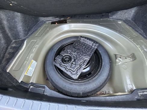 Used 2018 Toyota Corolla SE image 16