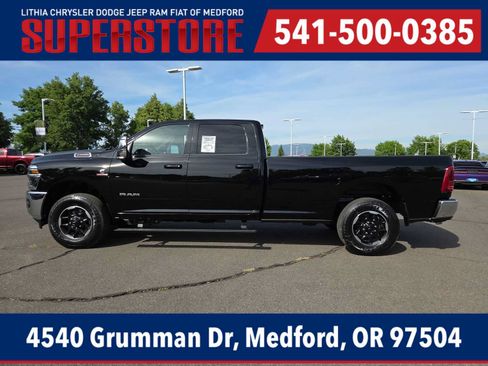 New 2026 RAM 2500 Laramie AWD/4WD image 11