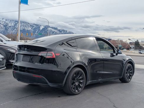 Used 2021 Tesla Model Y Long Range image 4