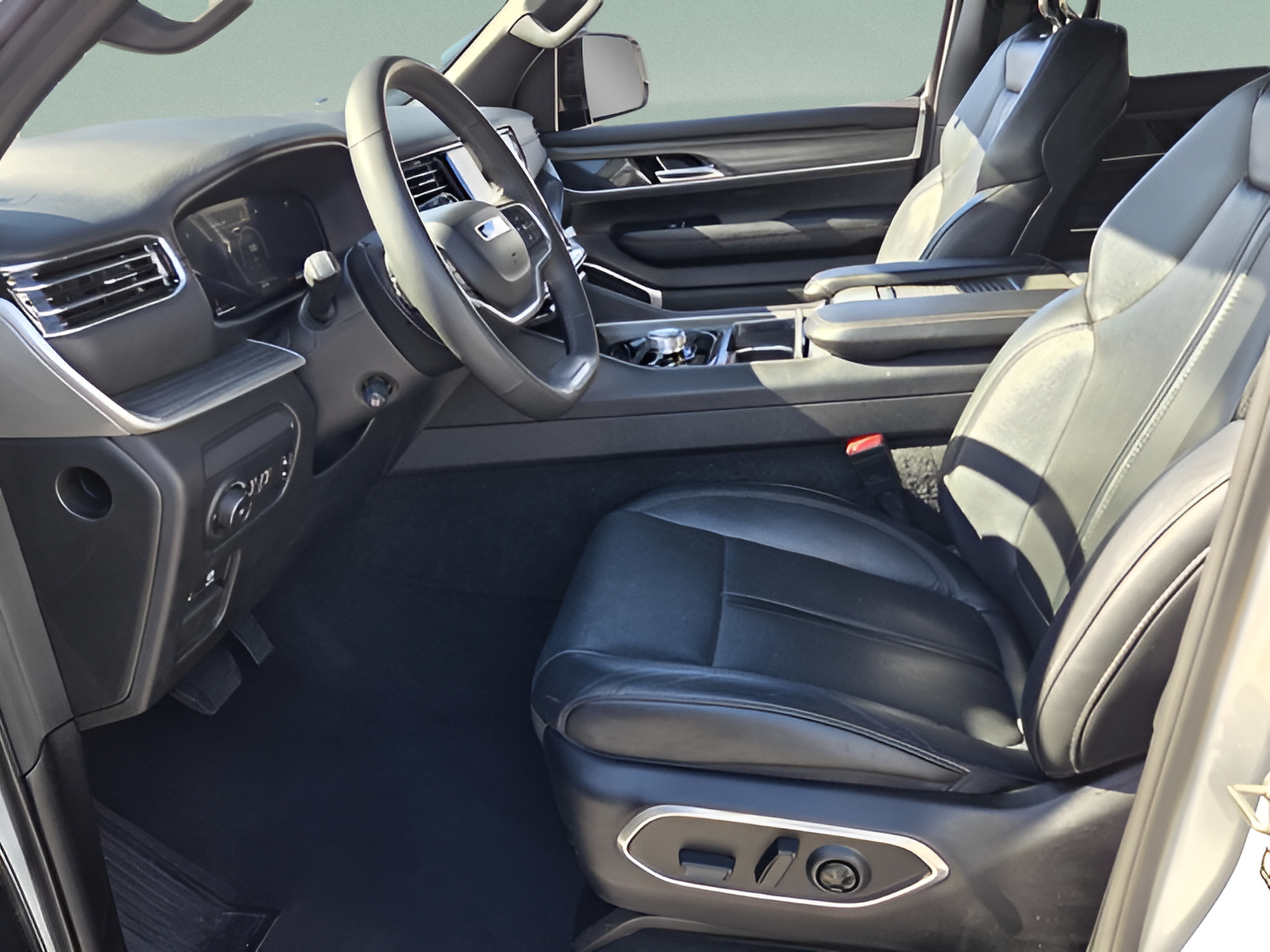 Used 2024 Jeep Wagoneer Series II w/ Flexible Seating Group RWD image 9