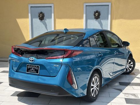 Used 2022 Toyota Prius Prime XLE image 9