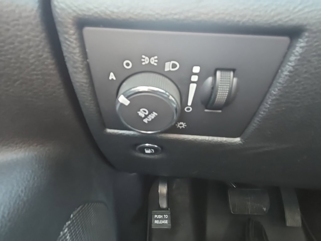 Used 2015 Jeep Grand Cherokee Overland AWD/4WD image 31
