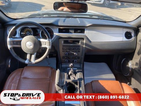 Used 2013 Ford Mustang Premium image 10