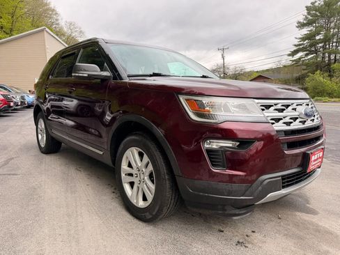 Used 2019 Ford Explorer XLT w/ Equipment Group 201A AWD/4WD image 3