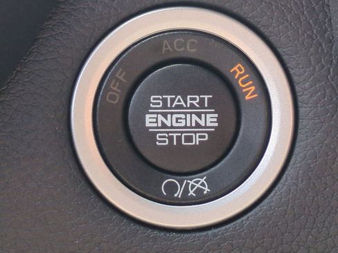 Used 2023 RAM 2500 Tradesman w/ Chrome Appearance Group image 17