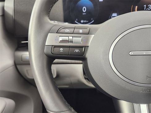 Certified 2025 Hyundai Kona SEL image 17