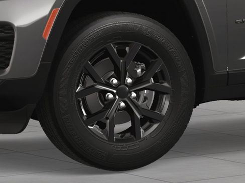 New 2025 Jeep Grand Cherokee Altitude image 10