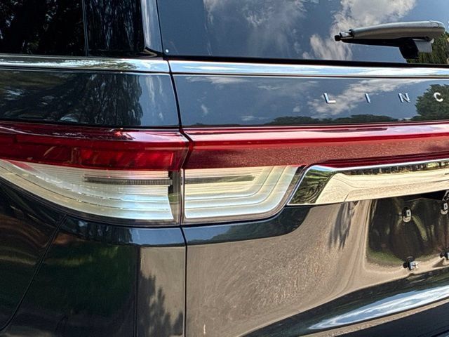 Certified 2023 Lincoln Navigator Reserve AWD/4WD image 13