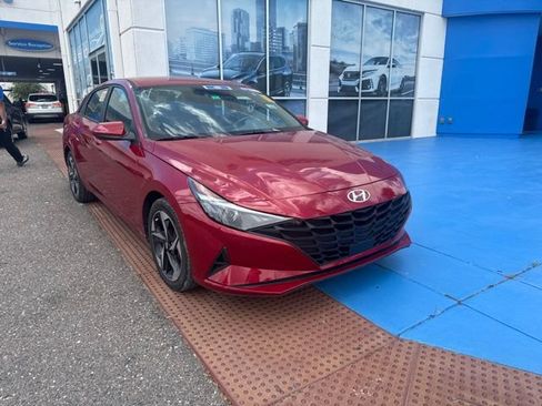 Used 2023 Hyundai Elantra SEL w/ Convenience Package FWD image 2