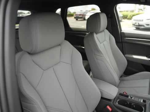 New 2025 Audi Q3 2.0T Premium image 15