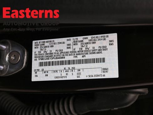 Used 2023 Ford Escape SE FWD image 33