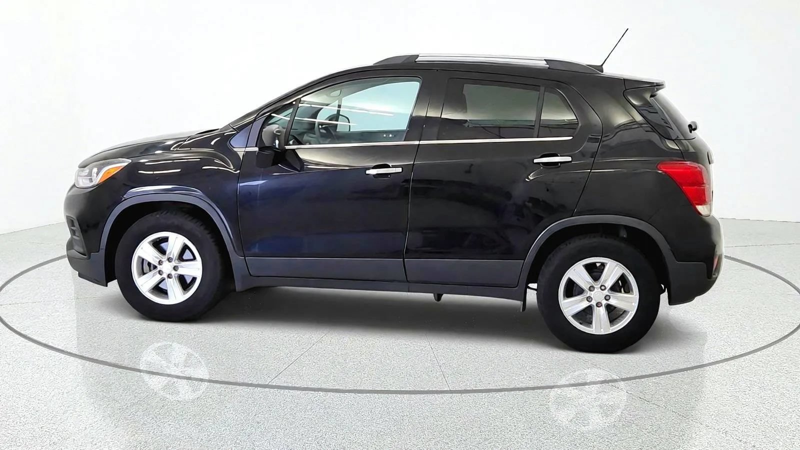 Used 2019 Chevrolet Trax LT w/ Driver Confidence Package FWD image 5