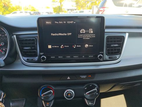Certified 2022 Kia Rio S image 22