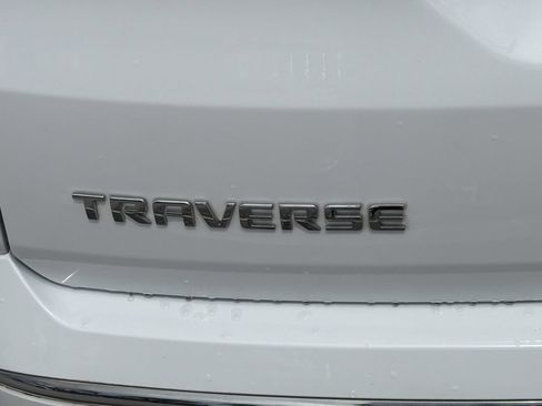Used 2023 Chevrolet Traverse Premier FWD image 10