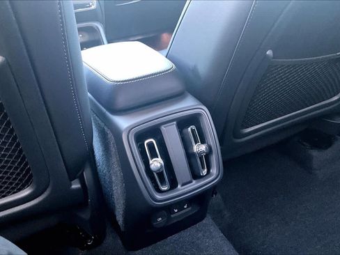 Used 2025 Volvo XC40 B5 Core w/ Protection Package Premier image 38