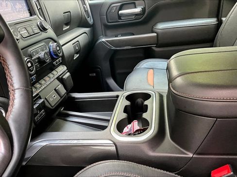 Used 2023 GMC Sierra 3500 AT4 w/ AT4 Preferred Package AWD/4WD image 19
