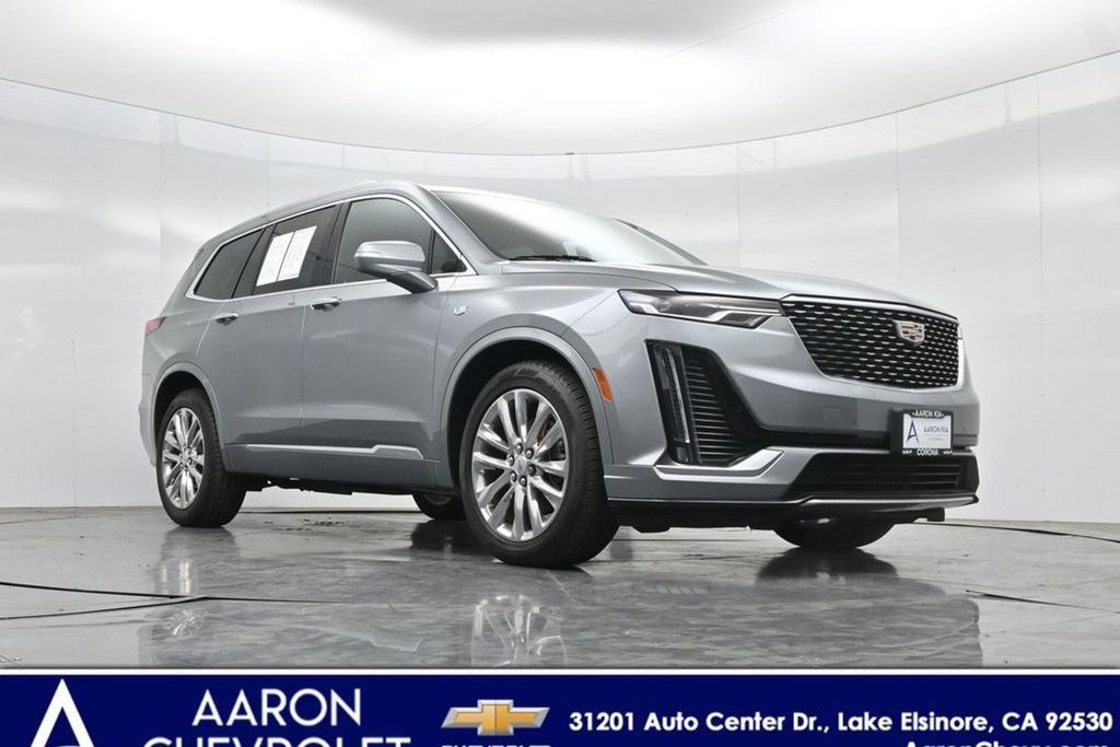 Used 2023 Cadillac XT6 Premium Luxury FWD image 2