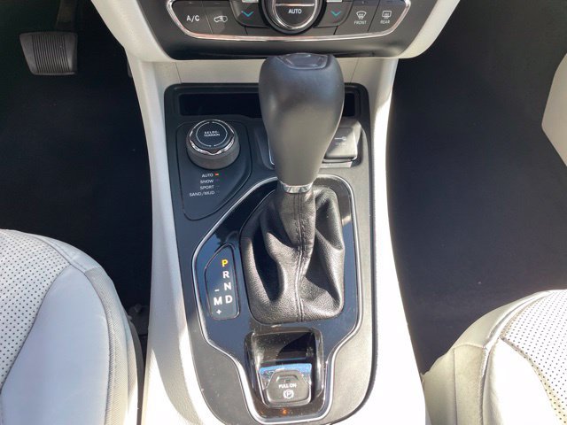 Used 2019 Jeep Cherokee Limited w/ Luxury Group AWD/4WD image 37