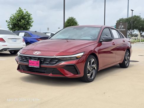Certified 2025 Hyundai Elantra Sport FWD image 2