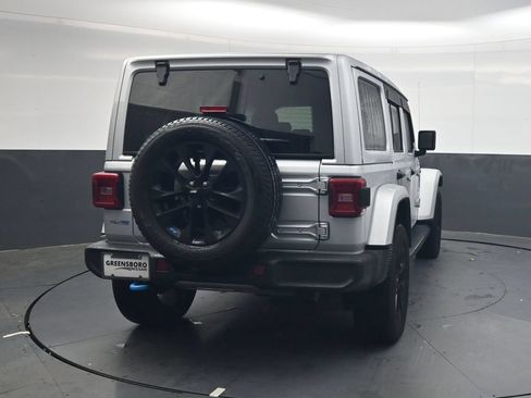 Used 2022 Jeep Wrangler Unlimited Sahara AWD/4WD image 5