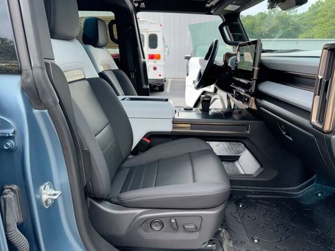 Used 2024 GMC Hummer EV 3X w/ Omega Edition AWD/4WD image 32