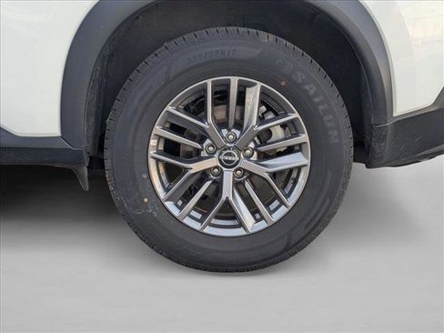 Used 2023 Nissan Rogue S image 21