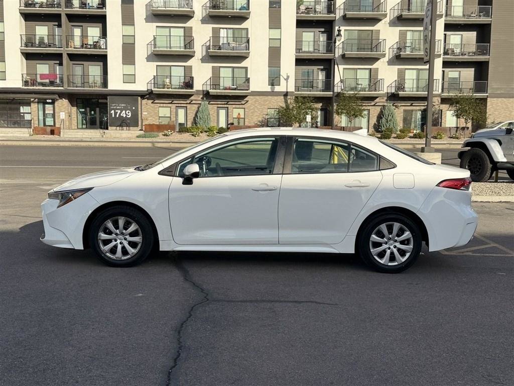 Used 2021 Toyota Corolla LE FWD image 4