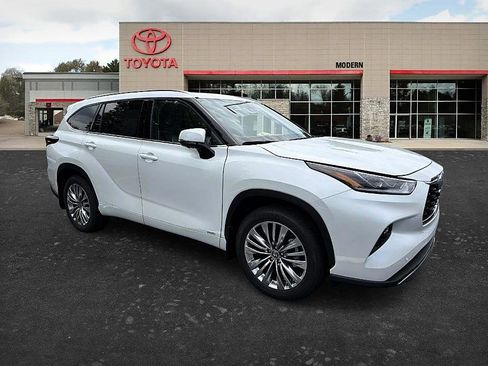 New 2026 Toyota Highlander Platinum AWD/4WD image 8