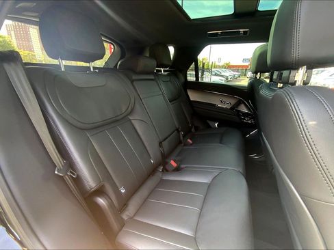 Used 2025 Land Rover Range Rover Sport image 17