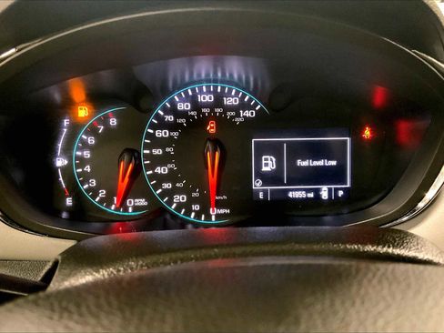 Used 2022 Chevrolet Trax LT w/ LT Convenience Package image 21