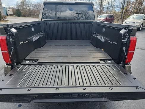 Used 2025 Toyota Tacoma TRD Off-Road image 8
